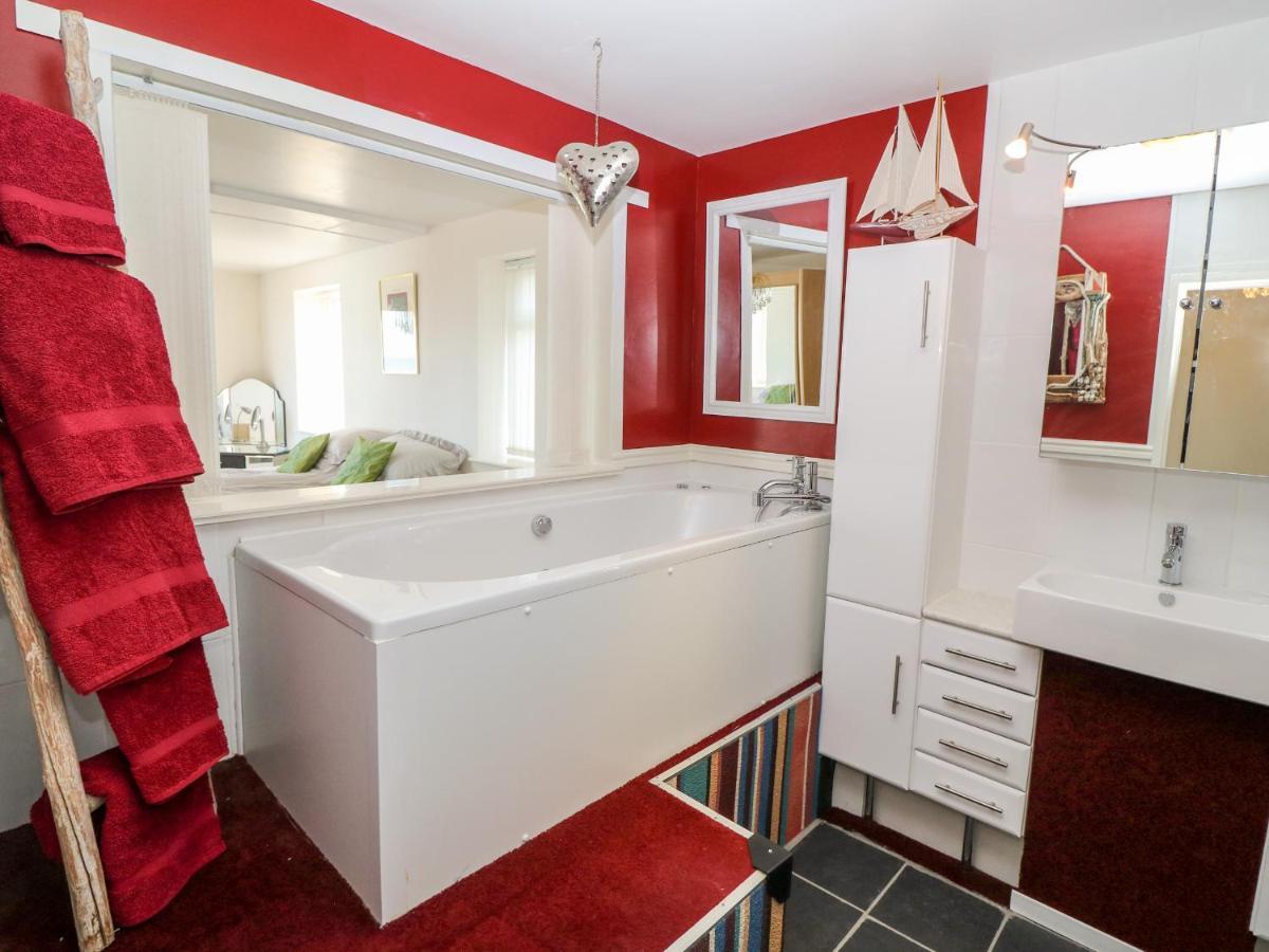 Sea View Apartment Пулхели Экстерьер фото